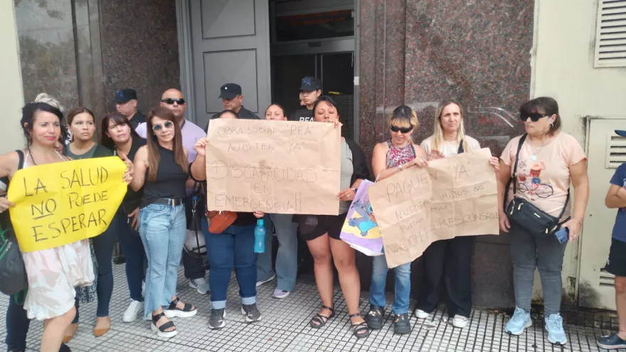 Familias de la Policía Federal: "Nadie quiere tomar pacientes de nuestra obra social”