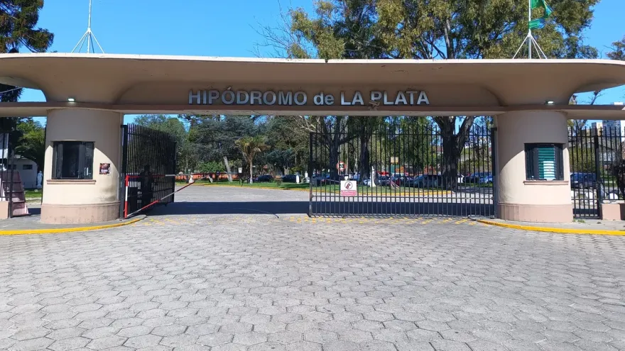 Denuncia en el turf bonaerense: “No me dejan trabajar, me están cortando la libertad de trabajo”