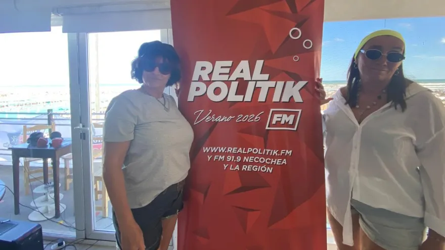 Necochea: Una comedia teatral se anima a reírse de la muerte, con un elenco de 22 actores en escena