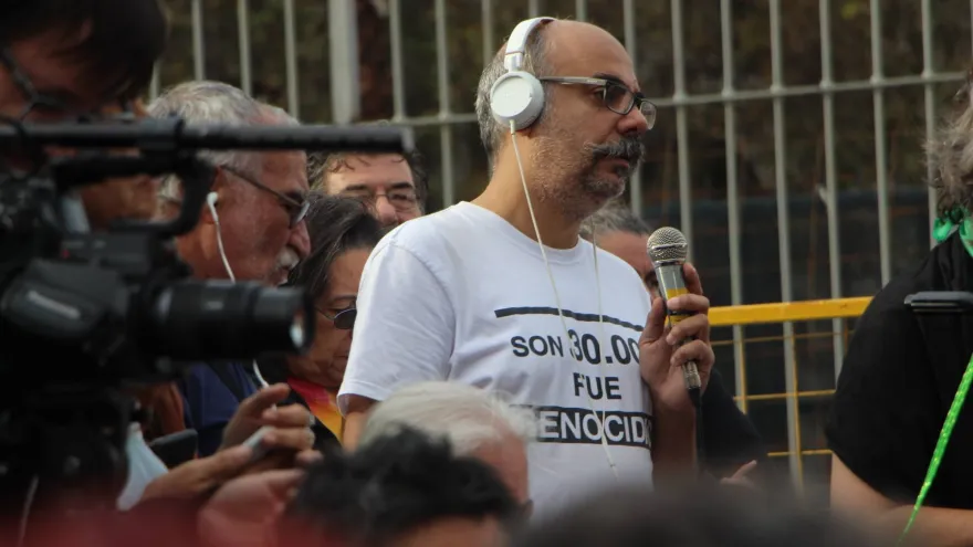 "Hay generaciones que crecieron con la teoría de los dos demonios revivida"