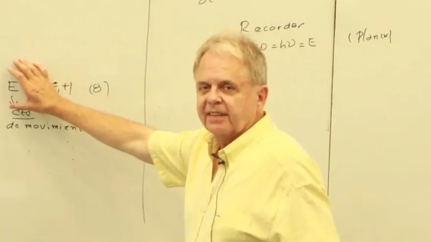 Un físico contra el sistema: "Se prioriza el negocio antes que la salud"