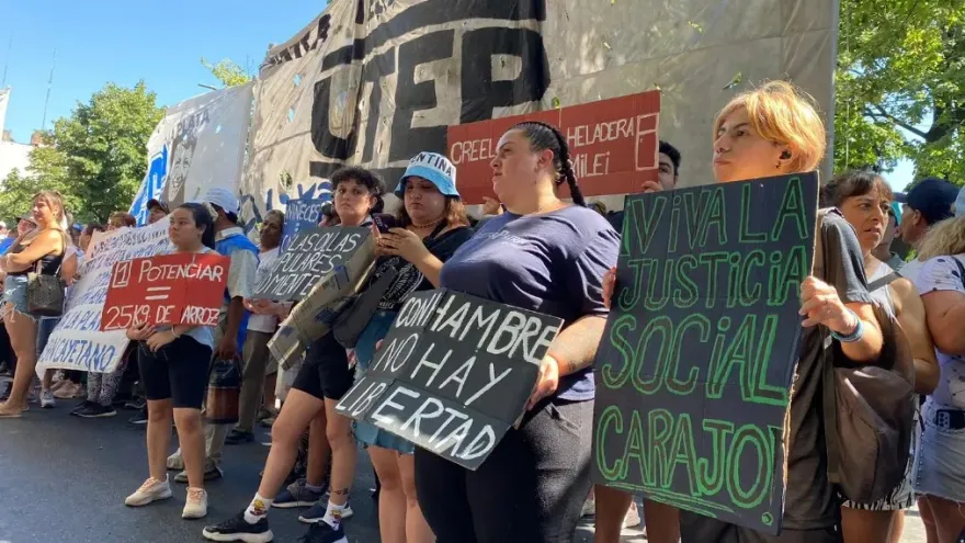 Eliminación de programas sociales: Advierten que “posiblemente haya un estallido”