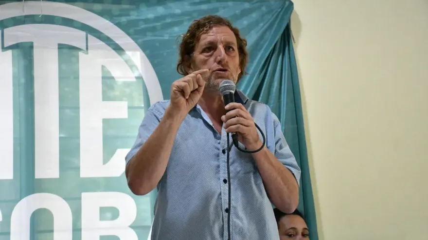 Oscar de Isasi: “La economía se cae a pedazos y crece la angustia social”