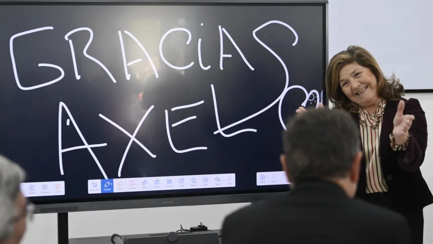 Precariedad y millones: Las proveedoras de limpieza de Axel Kicillof
