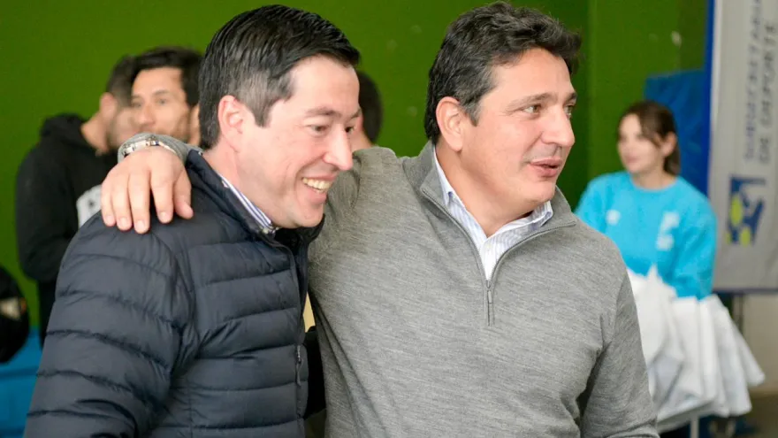 Malvinas Argentinas: Leo Nardini y Martín Marinucci entregaron 350 Pases Libres