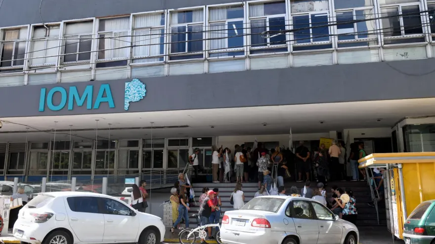 Psicólogos en crisis con IOMA denuncian un "éxodo masivo de profesionales"