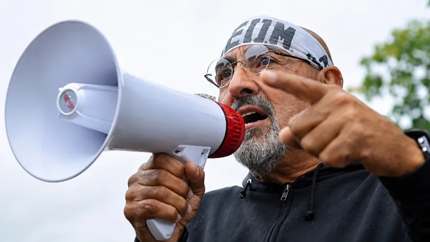 "El Perro" Santillán: "Hoy podemos hablar de colonia Argentina por la entrega de recursos"