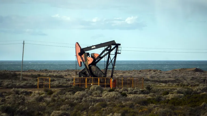 Crisis en Santa Cruz: "Hay más de 6 mil empleados petroleros en la casa"