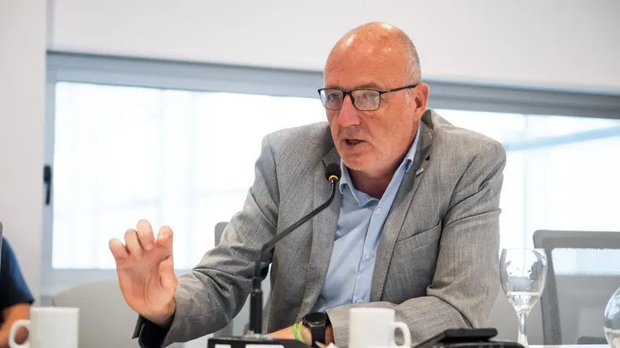 Córdoba: “Están dejando una municipalidad paralela con 18 mil contratados en forma precaria”