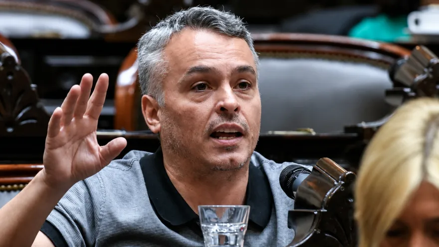 Esteban Paulón cruzó al gobierno por las universidades: "Para los servicios de inteligencia sí hay plata”