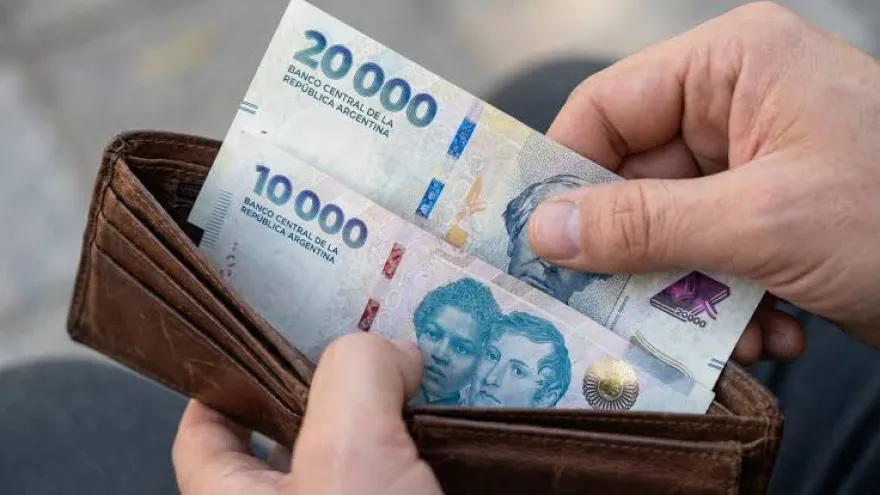 Casi 9 de cada 10 argentinos asegura que su salario no le gana a la inflación