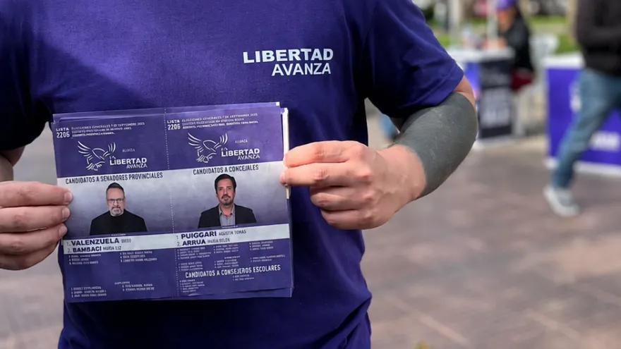 La supuesta IA de un concejal libertario terminó a insultando y amenazando a un vecino
