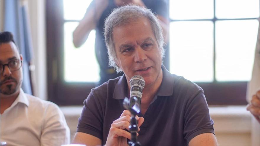 Roy Cortina: "El proyecto de Milei busca la disminución drástica de la clase media"