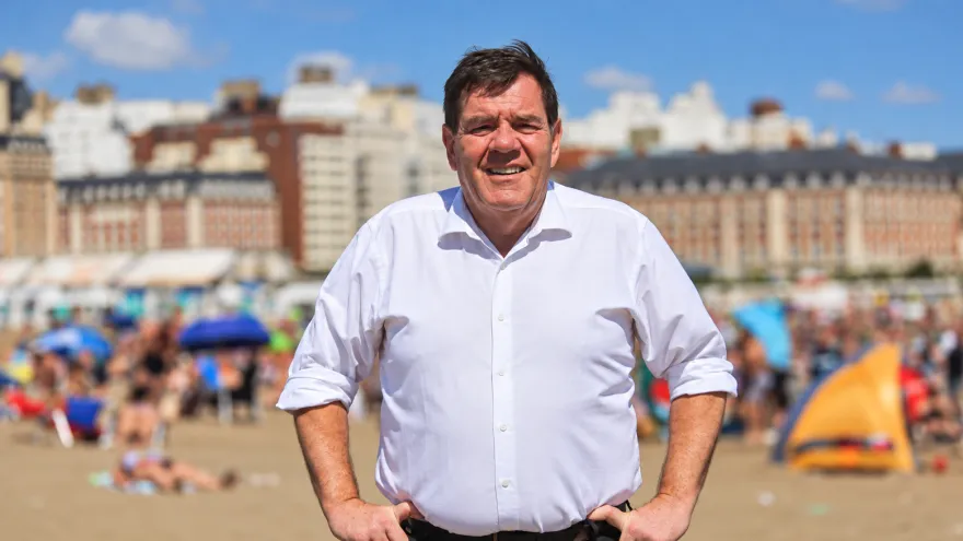 La gestión de Guillermo Montenegro cedió un inmueble público sin acreditar su destino