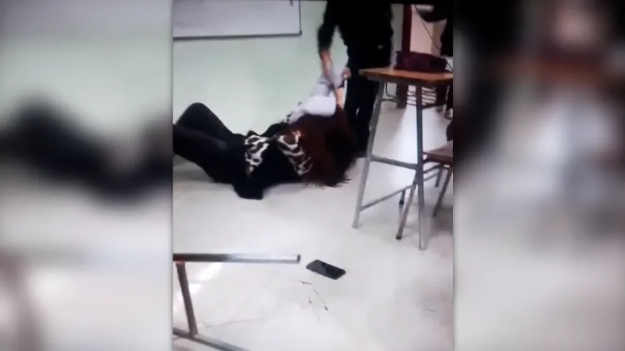 San Nicolás: tras golpiza a una docente, denuncian que pidieron borrar videos