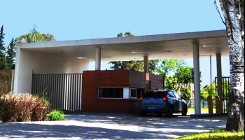 Con el fantasma de Néstor Grindetti, Fincas de Duggan está al borde de la quiebra