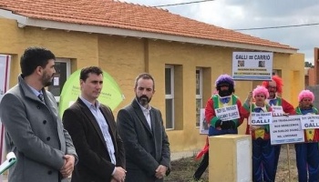 Insatisfechos con la paritaria, municipales de Olavarría se visten de payasos y persiguen al intendente