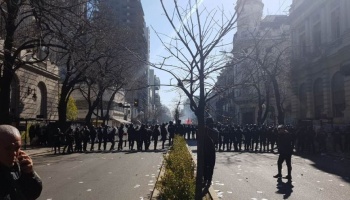Luego de la represión a Astilleros, la provincia gasta 33 millones en trajes antidisturbios