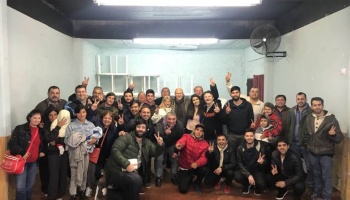 El PJ de La Plata se reunió en Altos de Lorenzo: “Hay un gran desgobierno en la ciudad”, dijo Bruera