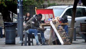 La gestión de Garro comenzó a discutir la regularización de la venta callejera