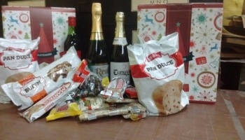 En vísperas de las fiestas, provincia sale a comprar 300 mil cajas navideñas a un discutido valor