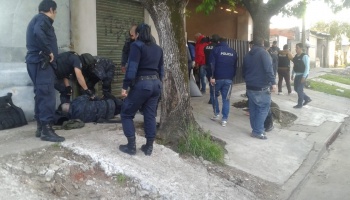 Tras un violento tiroteo, arrestan al hermano de un funcionario de Magario y Espinoza