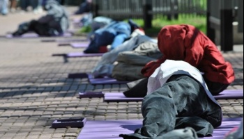 Cada vez hay más casos de gente en situación de calle que son víctimas de la policía porteña
