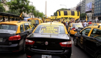 Taxistas quieren a Uber fuera del país: “Hay un entramado de capital financiero que está detrás”