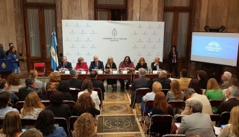 Se arma un frente internacional contra el Gobierno