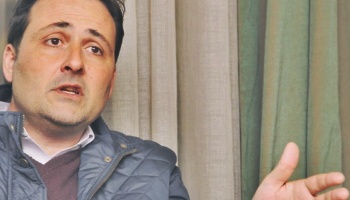 Aiola se prepara para la campaña y sube más del 250 por ciento el presupuesto para Prensa