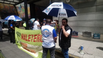Con el antecedente de Triaca y el desinterés del gobierno, los maleteros continúan trabajando “en negro”