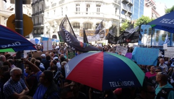 Cambiemos avanza contra las voces opositoras y presiona a la Justicia para cerrar medios de comunicación