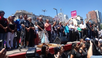 Miles de personas se manifestaron contra el hambre y los tarifazos y se vienen nuevas medidas de fuerza