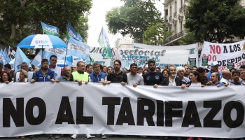 El sindicalismo más combativo marcha a Plaza de Mayo y exige un paro de 36 horas