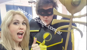 Milei presentó al Partido Libertario en un evento de cosplay disfrazado de superhéroe liberal