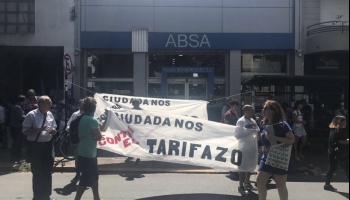 Manifestación contra el tarifazo en ABSA: “Queremos que le gente tome consciencia de esta estafa”