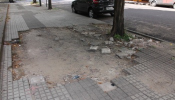 Denuncian un cobro indebido por parte de la municipalidad de La Plata en el arreglo de veredas