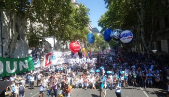 Docentes marcharon a plaza de Mayo para exigir la paritaria nacional: “La situación no da para más”