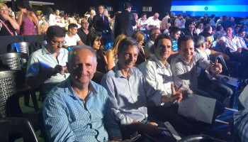 En plena entrega de kits escolares, le saquean la camioneta a candidato sanvicentino