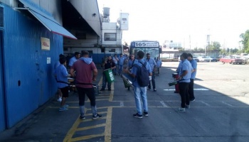 Cuatrocientas familias en la calle y 50 mil pasajeros sin colectivos