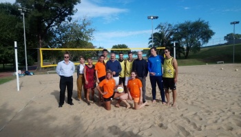 Lejos de dar soluciones por la crisis, Larreta prefiere inaugurar canchas de voley