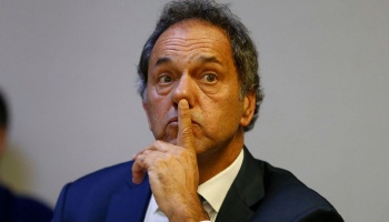 Denunciaron penalmente a Scioli por lavado de activos y “delitos contra la administración pública”