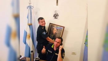 Altos funcionarios de la Policía Científica se fotografiaron burlándose de San Martín 