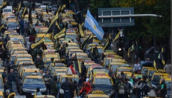 Los taxistas aseguran que hay una complicidad de Larreta con Uber y quieren una reunión urgente con Macri