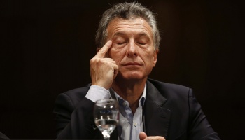 Durán Barba le bajó el pulgar a Dujovne y Macri tuvo que suspender sus vacaciones en Europa