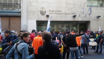 “Se están muriendo compañeros en la calle”: el reclamo de los deliverys porteños al Gobierno de la Ciudad