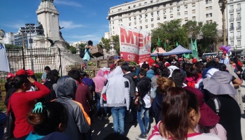 Continúan los reclamos de los campesinos ante el Congreso, pero no hay respuesta de los legisladores