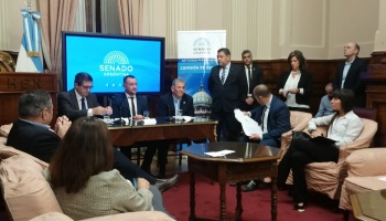 Siguen cerrando los clubes de barrio y el gobierno continúa “trabajando” en una tarifa social