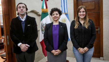 Mabel Gómez Oliver: “La embajada fue el preámbulo del exilio en México de muchos argentinos”
