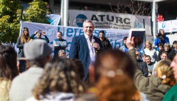 Alberto F. busca tomar el control de la agenda política